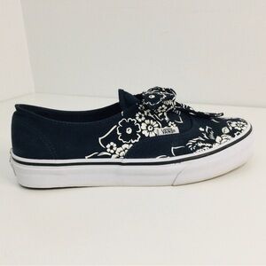 Vans Women's Navy Floral Slip-On Sneakers..EUC, Size 7.5 🐳